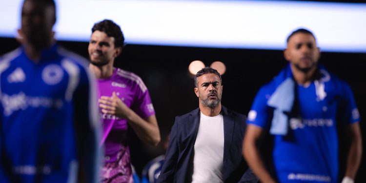 Artur Jorge aposta em reforço de R$ 178,6 milhões para mudar tudo no Cruzeiro