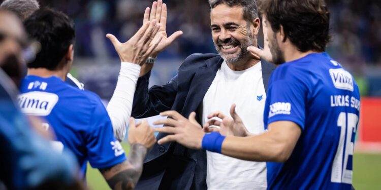Cruzeiro define quatro reforços e dá poder total a Artur Jorge no mercado