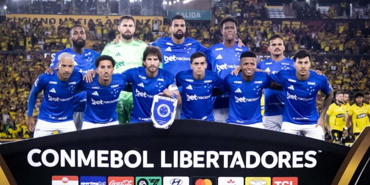 Artur Jorge comemora chegada de reforço de R$ 16 milhões para o ataque