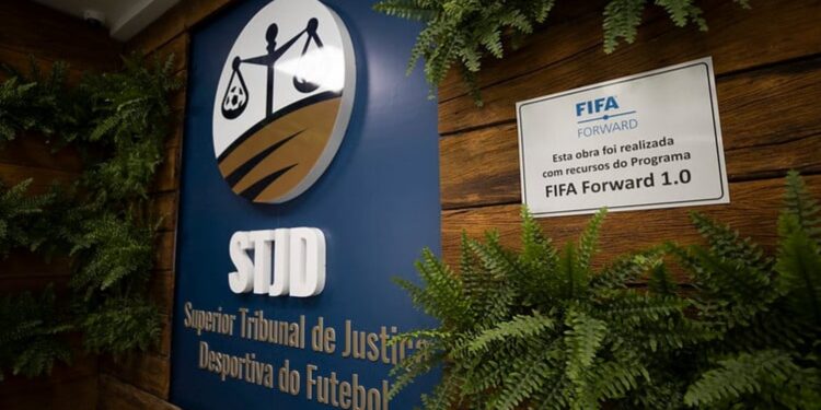 STJD ameaça Cruzeiro com perda de pontos no Brasileirão