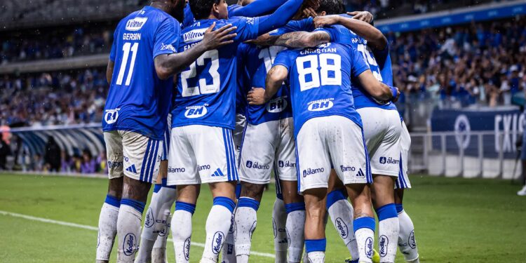 Cruzeiro recusa R$ 63 milhões e aumenta pedida por joia do elenco
