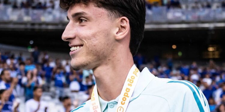 Cruzeiro trava venda de Eduardo Pape após erro que custou milhões