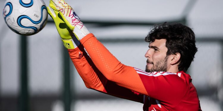 R$ 30 milhões! Otávio recebe ultimato após busca do Cruzeiro por um novo goleiro