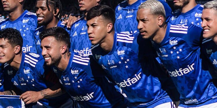 Xodó do Cruzeiro pega de surpresa e recebe chamado para a Copa do Mundo