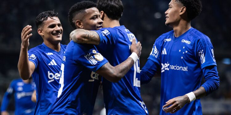 Cruzeiro define lista com quatro jogadores cotados para deixar o clube