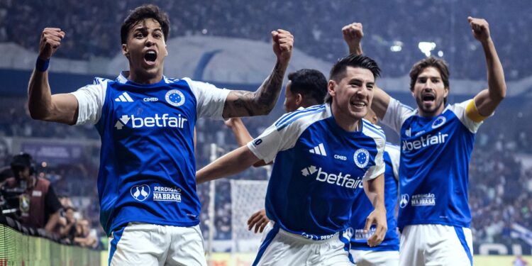 Cruzeiro diminui os gastos e prevê negócio por artilheiro avaliado em R$ 7,8 milhões