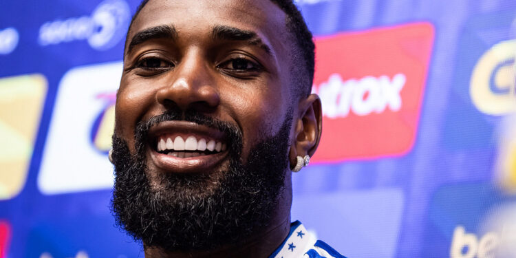 Situação de Gerson muda no Cruzeiro e empresário recebe críticas por ausência na Seleção
