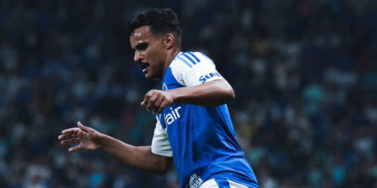 Cruzeiro faz exigência de R$ 100 milhões por liberação de Kaiki ao Real Betis