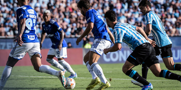 Além de Zé Lucas, Cruzeiro tem outros volantes na mira