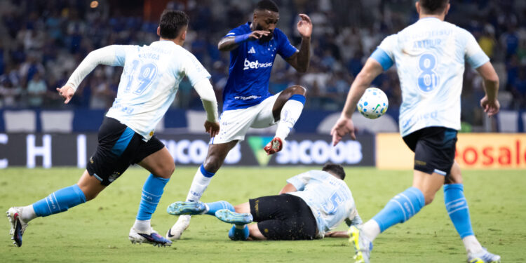 Próximo adversário do Cruzeiro está com salários atrasados e perdeu para a Chapecoense