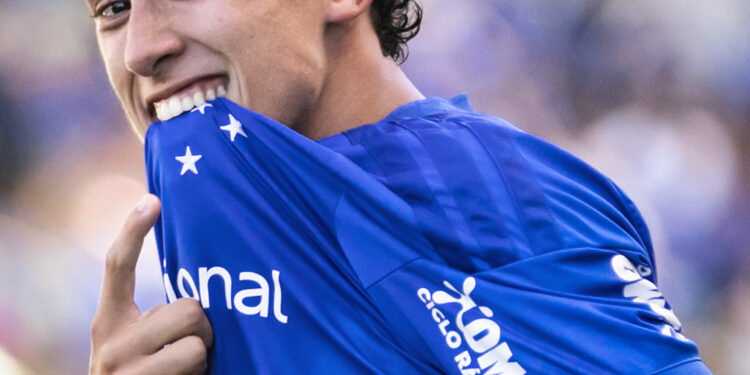 Autor de gol, jovem promessa do Cruzeiro tem multa de R$ 593 milhões