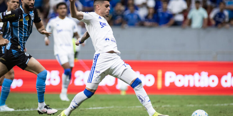 Com William e Gabriel Pec, Cruzeiro tem provável escalação para jogo contra o Inter