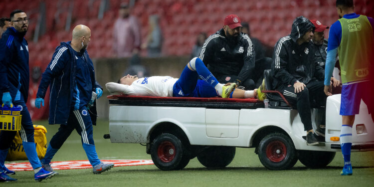 Gabriel Pec sofre fratura e vai precisar de cirurgia