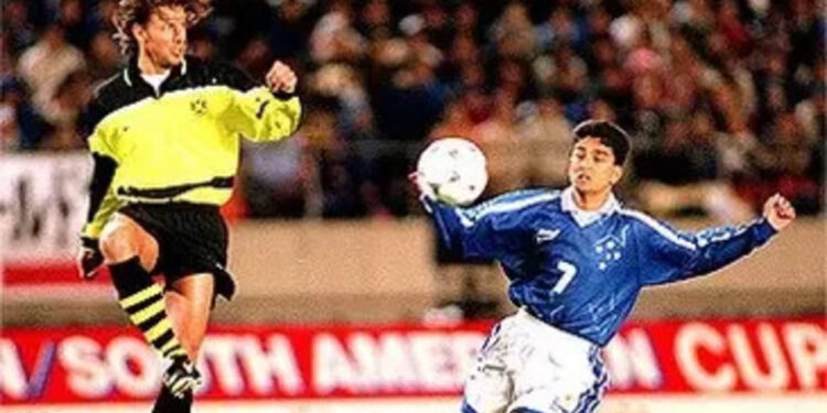 Zagueiro apontou problemas de relacionamento que levaram o Cruzeiro a perda do Mundial