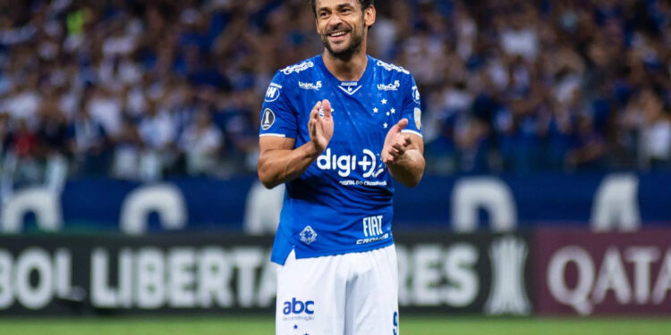 Ex-goleador do Cruzeiro acerta para ser técnico no Fluminense